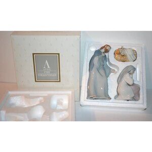 AVON Bethlehem Nativity Glazed Porcelain The Blessed Family 1992 Holy vintage